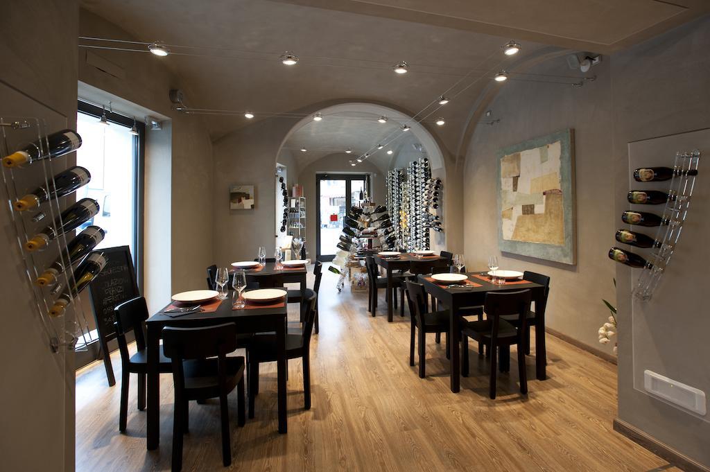 Vinoteca La Sacrestia Bed & Breakfast Alba  Bagian luar foto