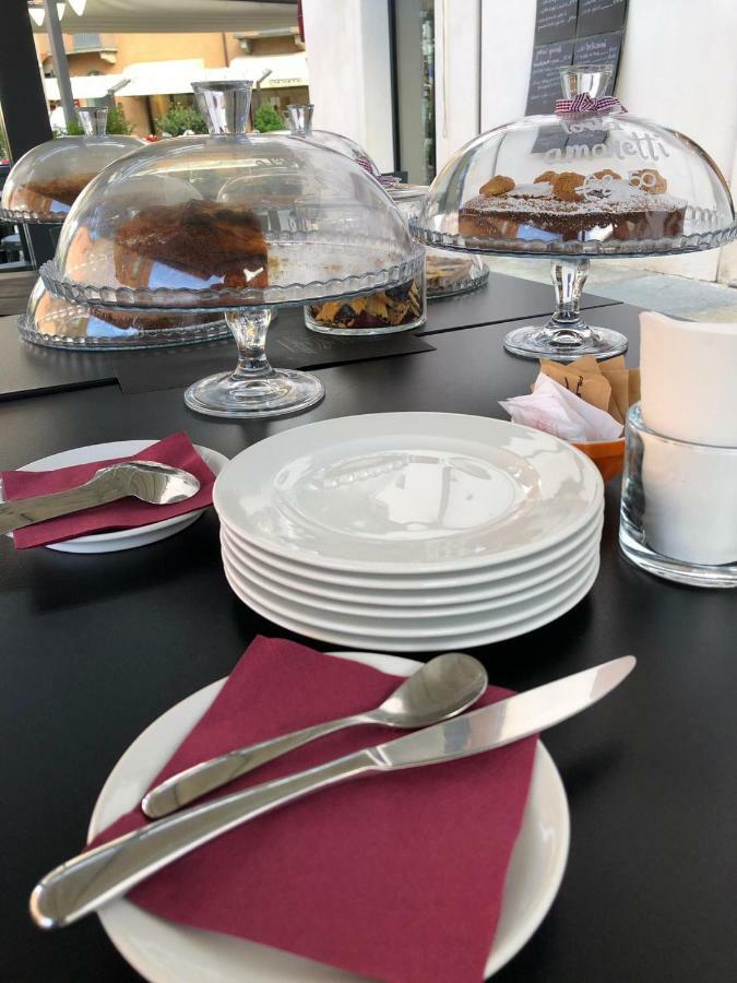 Vinoteca La Sacrestia Bed & Breakfast Alba  Bagian luar foto