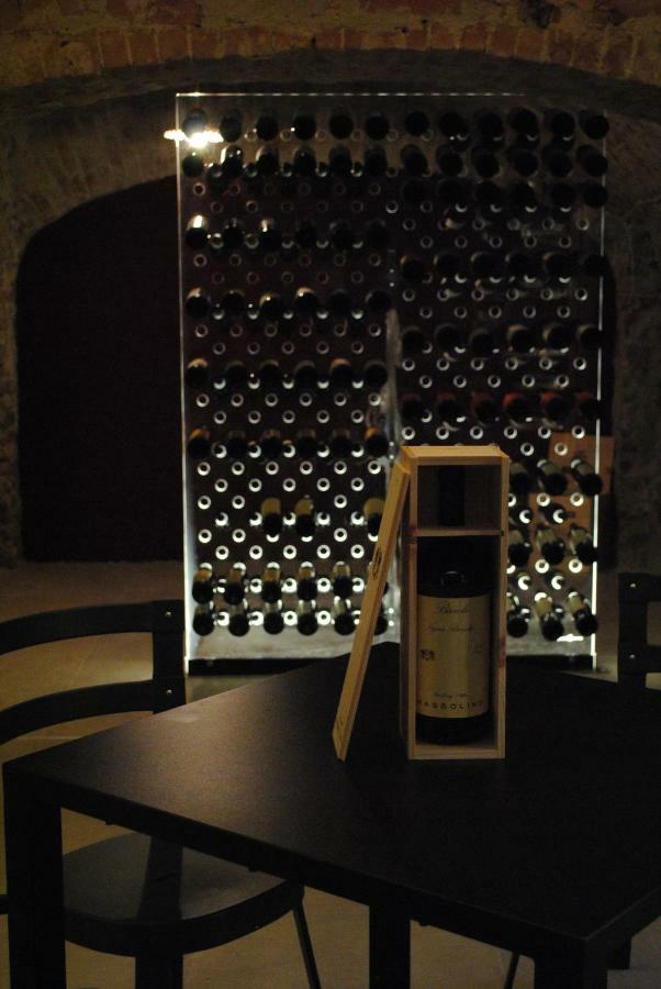 Vinoteca La Sacrestia Bed & Breakfast Alba  Bagian luar foto