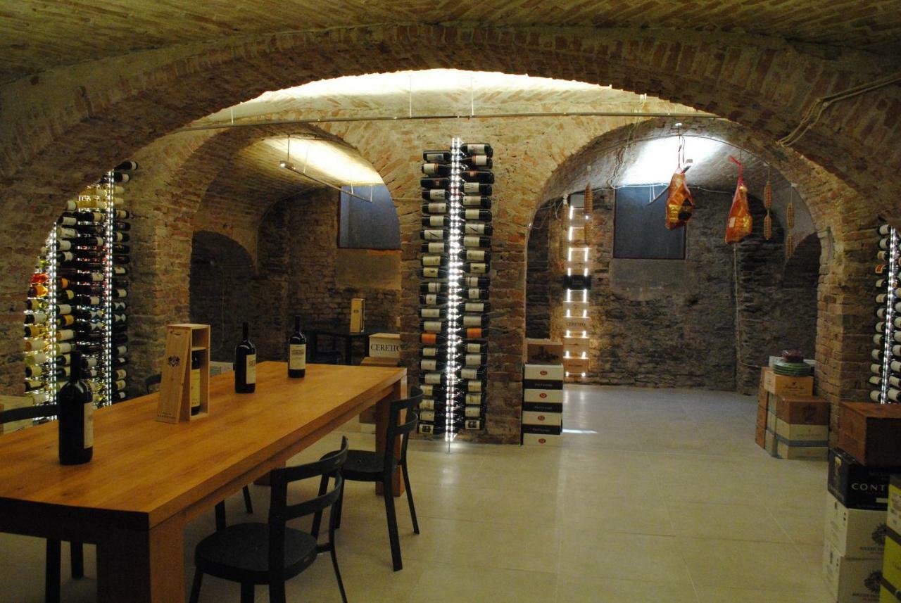 Vinoteca La Sacrestia Bed & Breakfast Alba  Bagian luar foto
