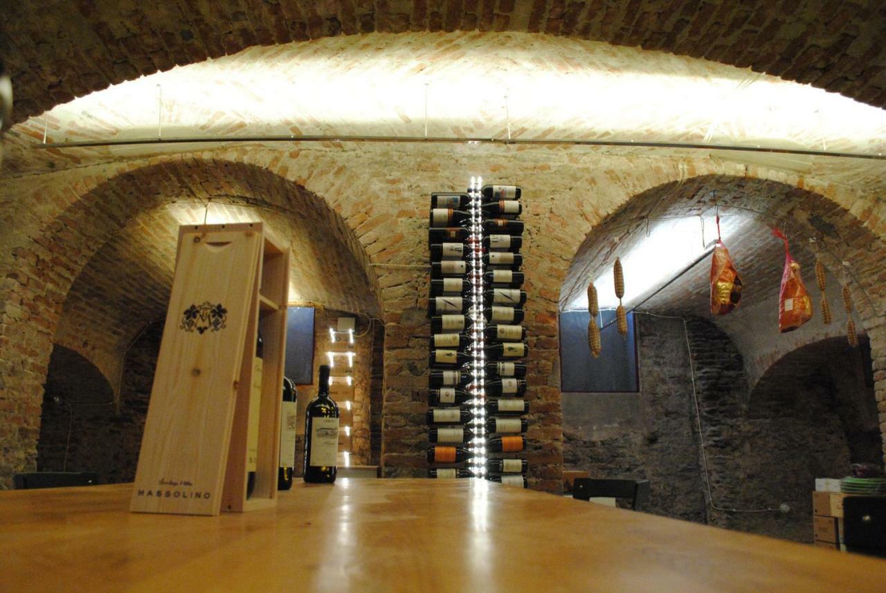Vinoteca La Sacrestia Bed & Breakfast Alba  Bagian luar foto